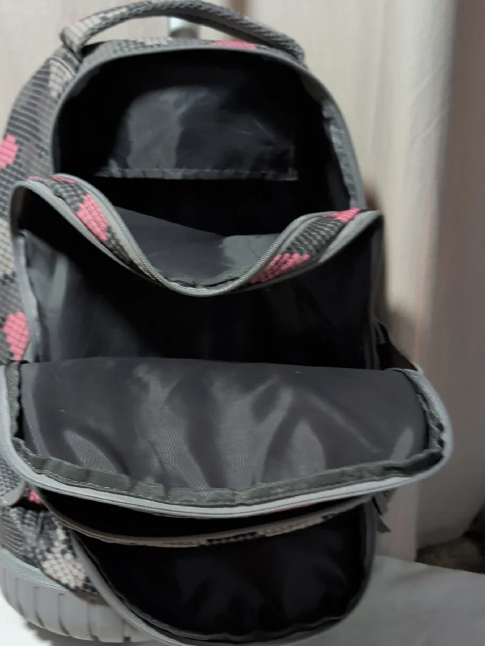 Tilami Girls Gray & Pink Heart Print Backpack With Wheels And Pull Handle